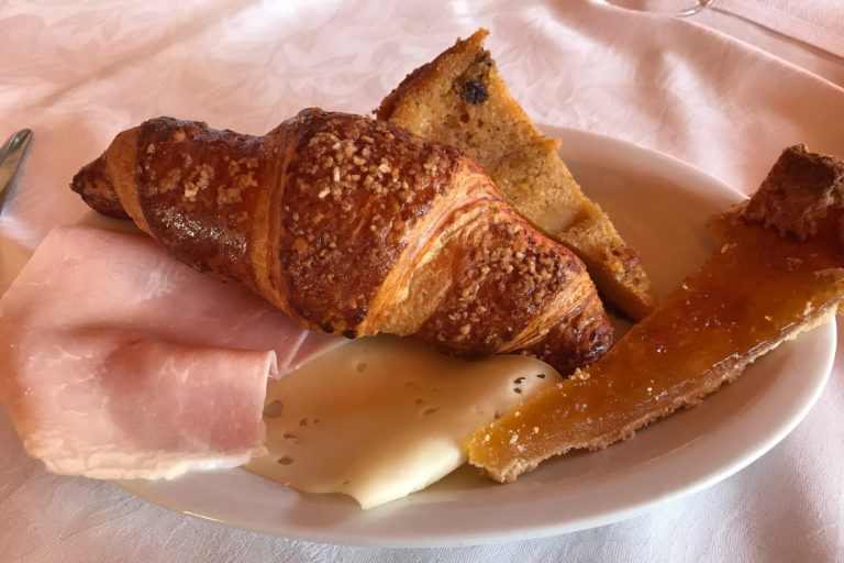 Breakfast - Chez Gorret