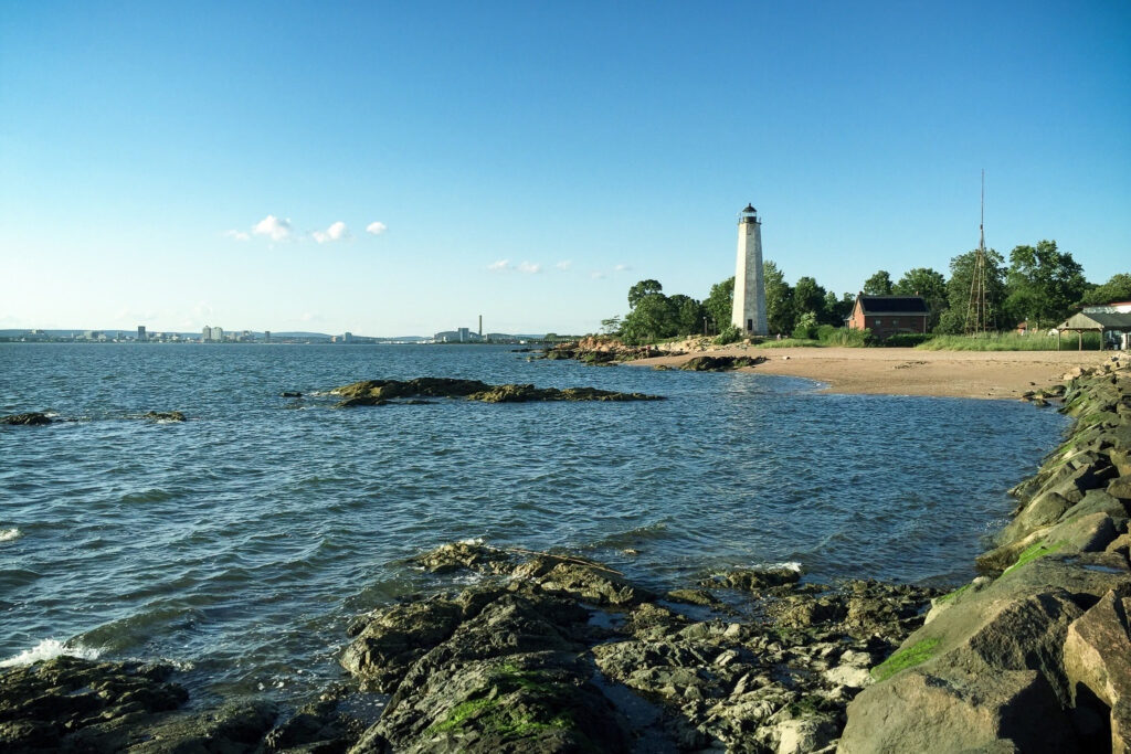 Five Mile Point Light and the New Haven, CT skyline