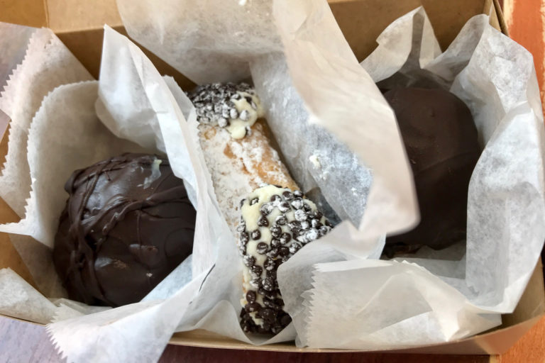 Mike’s Pastry